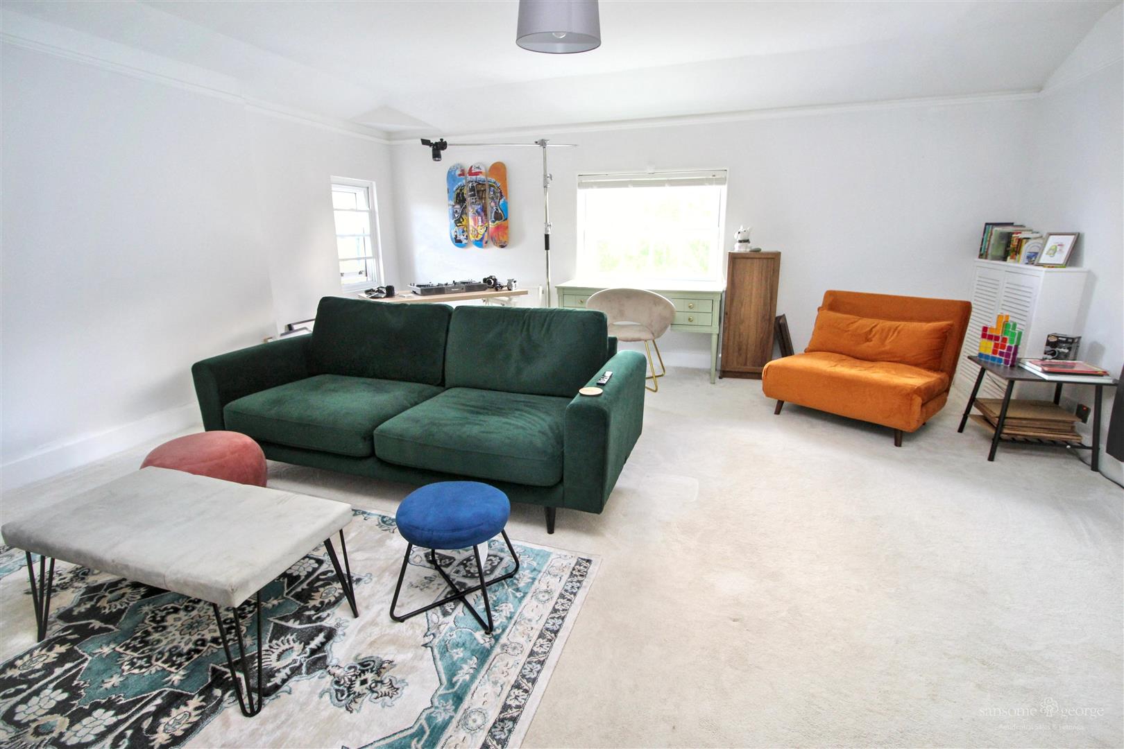 Trenthams Close, Purley On Thames, Reading